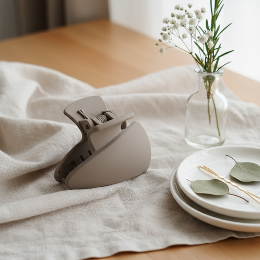 Chic & Versatile: Everyday Mid-Size